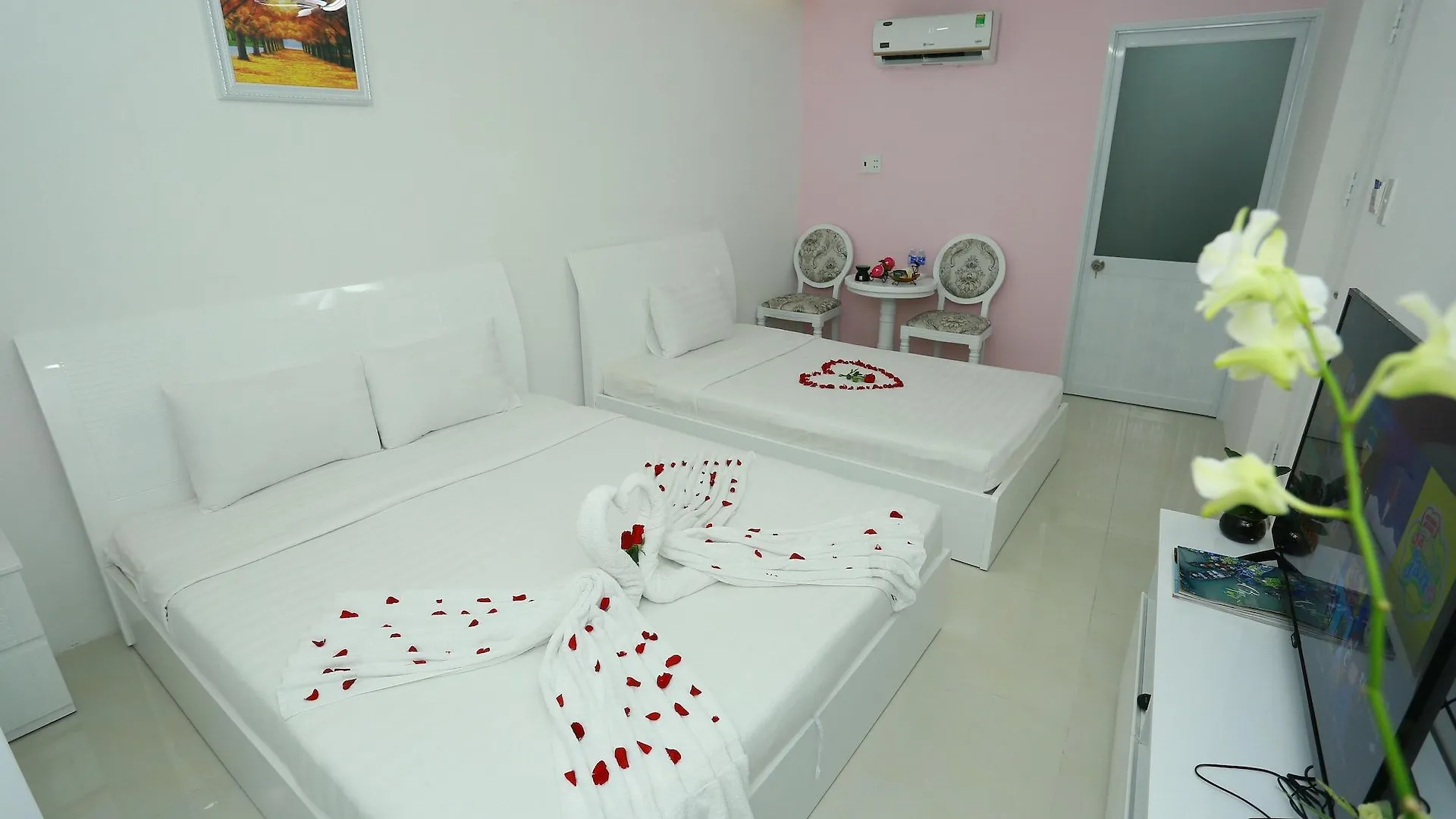 ***  Valentine Hotel Saigon - Bui Vien Street Хошимин Вьетнам