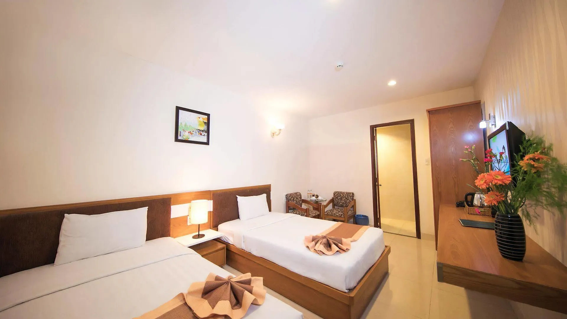 Valentine Hotel Saigon - Bui Vien Street Хошимин