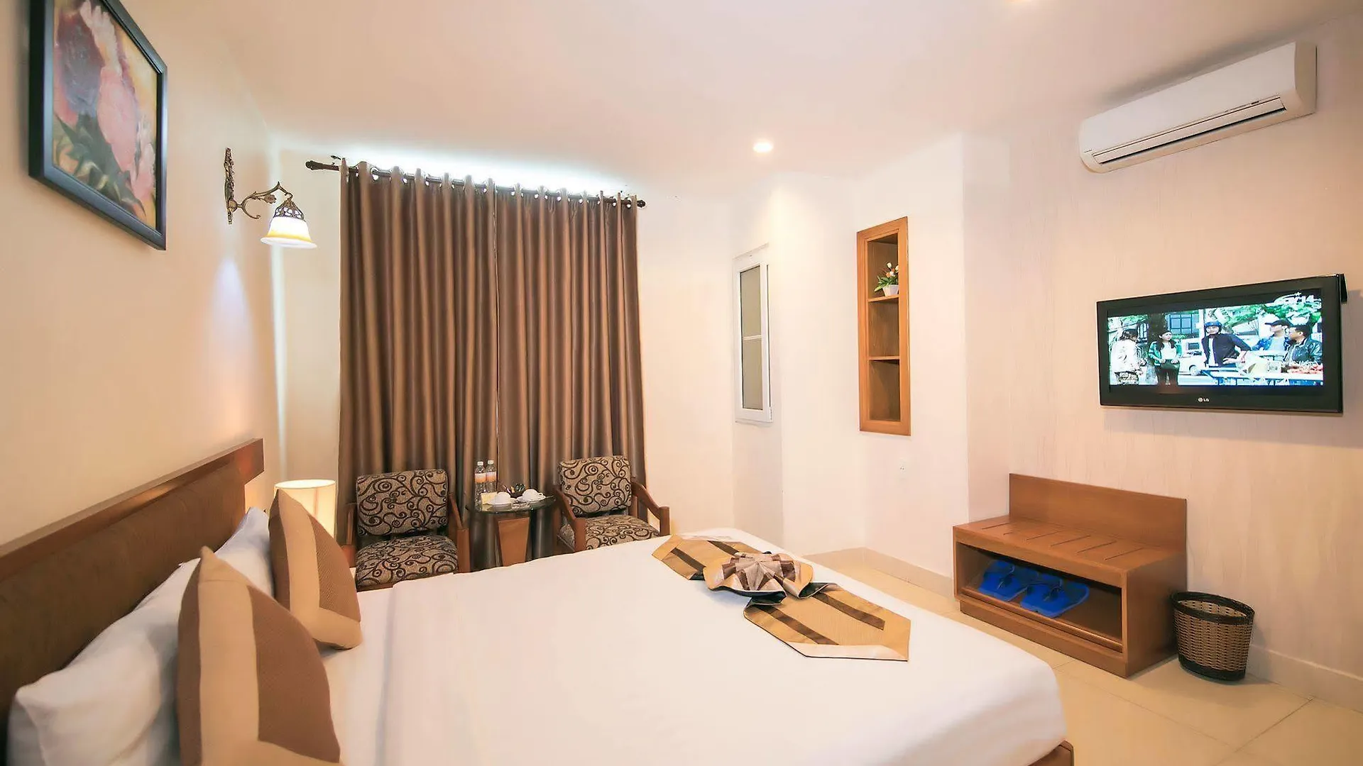 Valentine Hotel Saigon - Bui Vien Street Хошимин 3*,