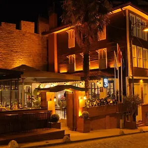 ishak-pasa-hotel.istanbul-turkeyhotels.com/